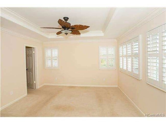Building Photo - Stunning 3-Bedroom/3-Bathroom in Sunny Ewa...