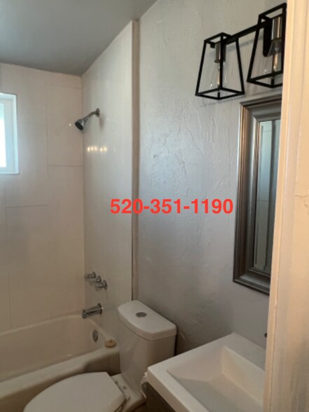Building Photo - 4240 N 4th Ave