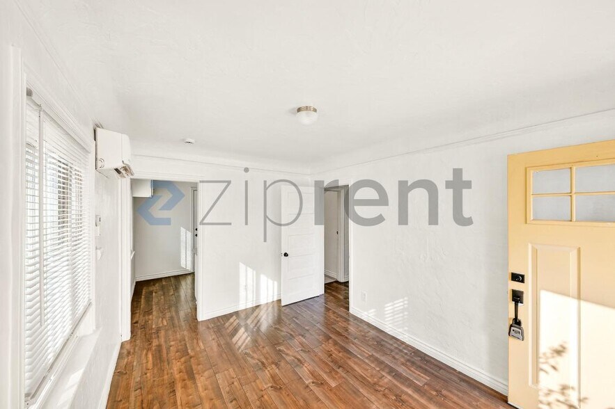 Building Photo - 1544 Stanley Ave