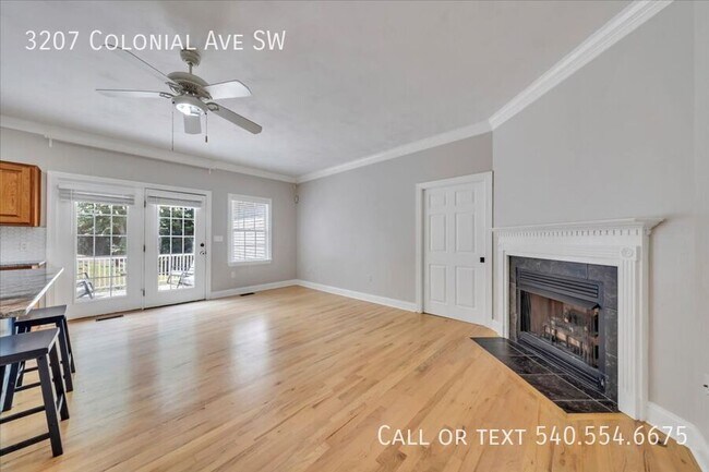 Building Photo - 3207 Colonial Ave SW