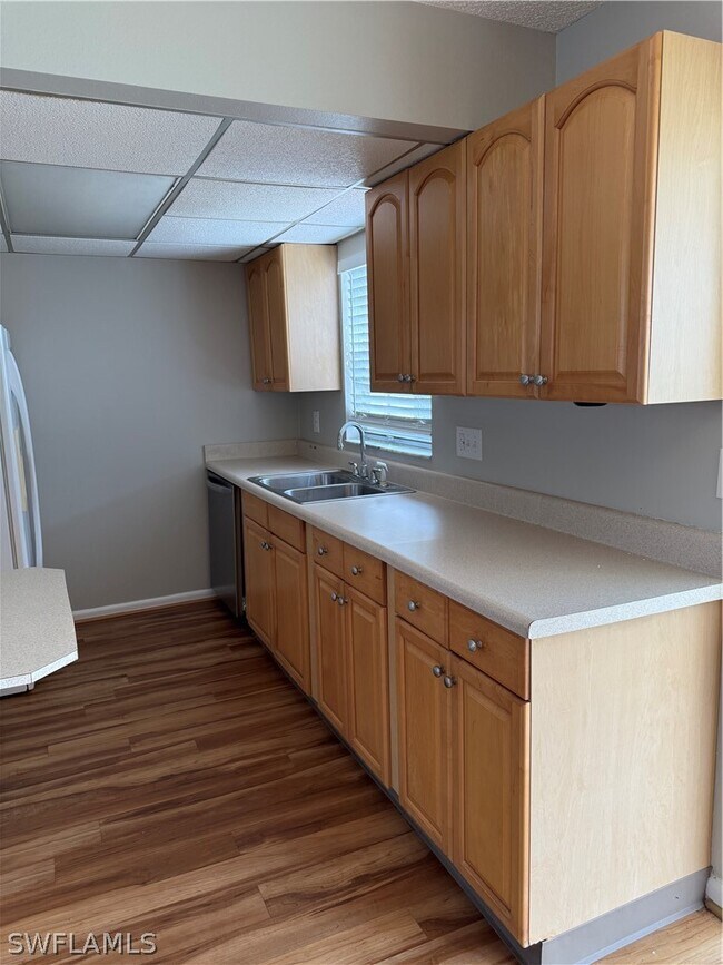 Building Photo - 7019 Cedarhurst Dr