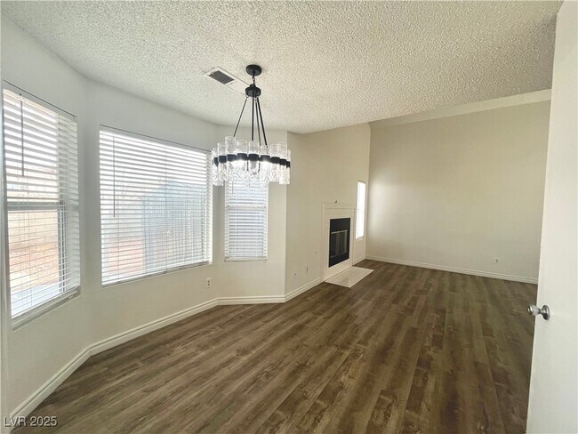 Building Photo - 1537 N Canyon Rose Way