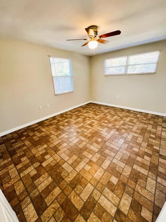 Building Photo - 10367 109th Ave