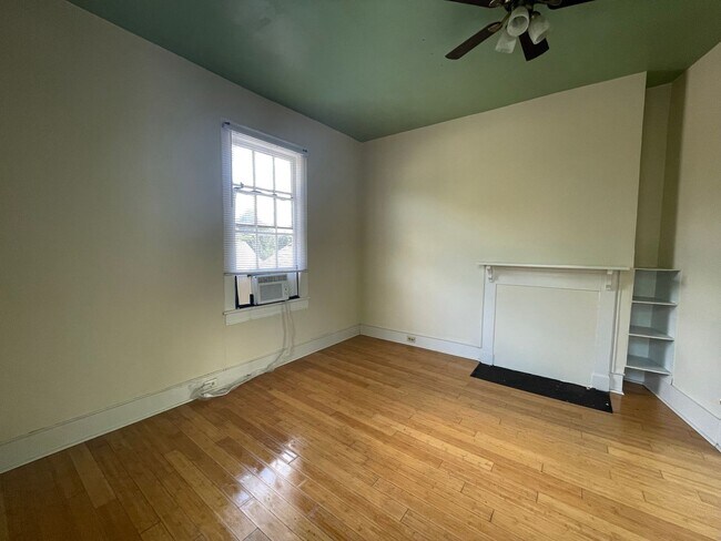 Building Photo - SHORT TERM AVAILABLE [Olympia]