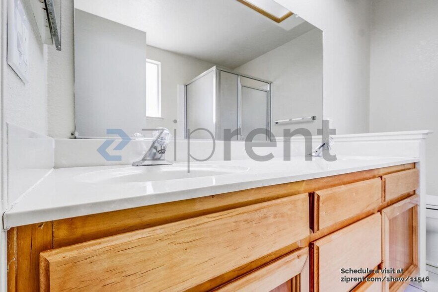 Building Photo - 5700 River Run Cir