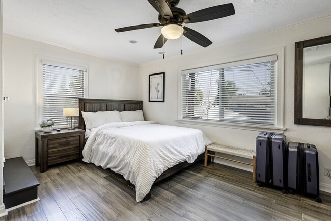 Building Photo - 3740 E Mayfield St