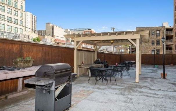 Building Photo - 607 W Wrightwood Ave