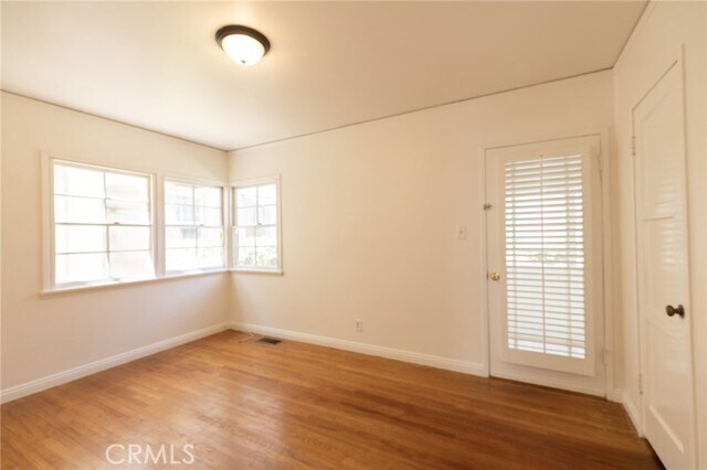Building Photo - 757 E Doran St