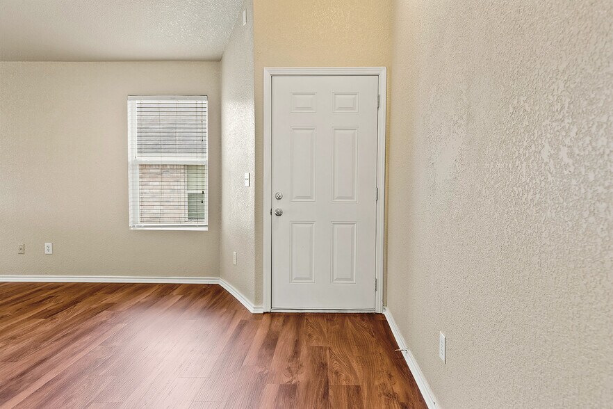 Building Photo - 9711 Copper Rock