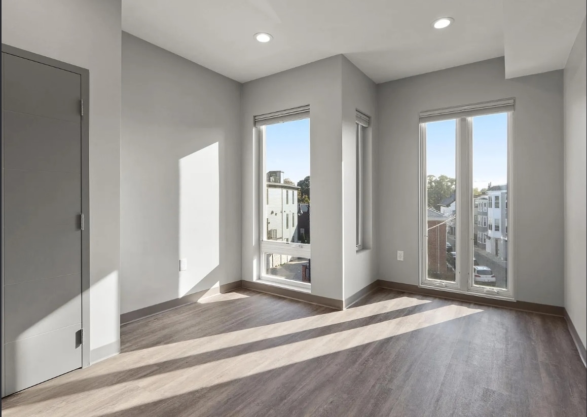 Building Photo - 18 Preble St