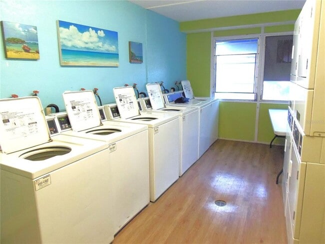 Building Photo - 3315 58th Ave S