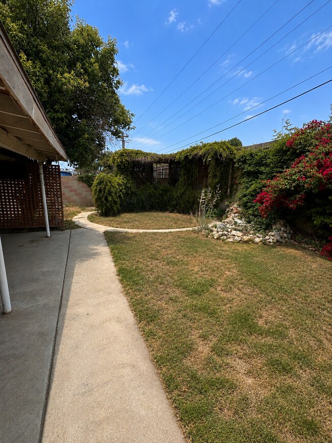 Building Photo - House for Rent!