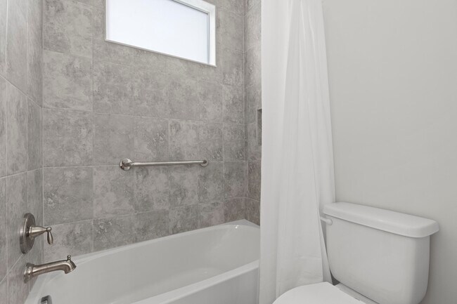 Building Photo - 13548 Spruce Pne Dr