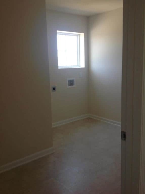 Building Photo - 1013 Balmore Dr