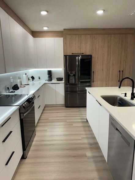 Building Photo - 33412 Country House Dr