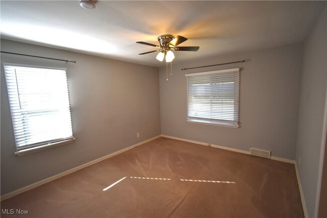 Building Photo - 2761 Forestview Ave