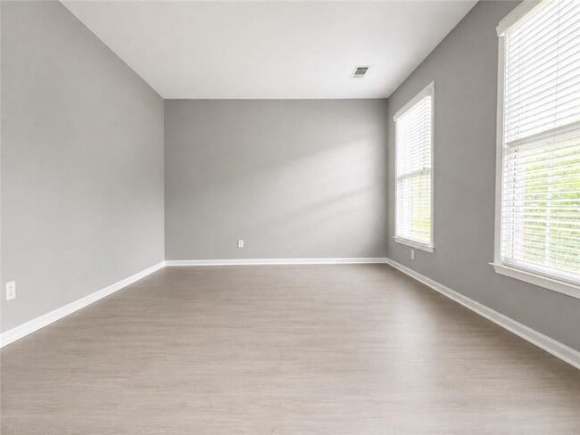 Building Photo - 1707 Hidden Pond Cir