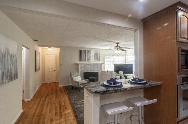 Building Photo - 1915 Washington St