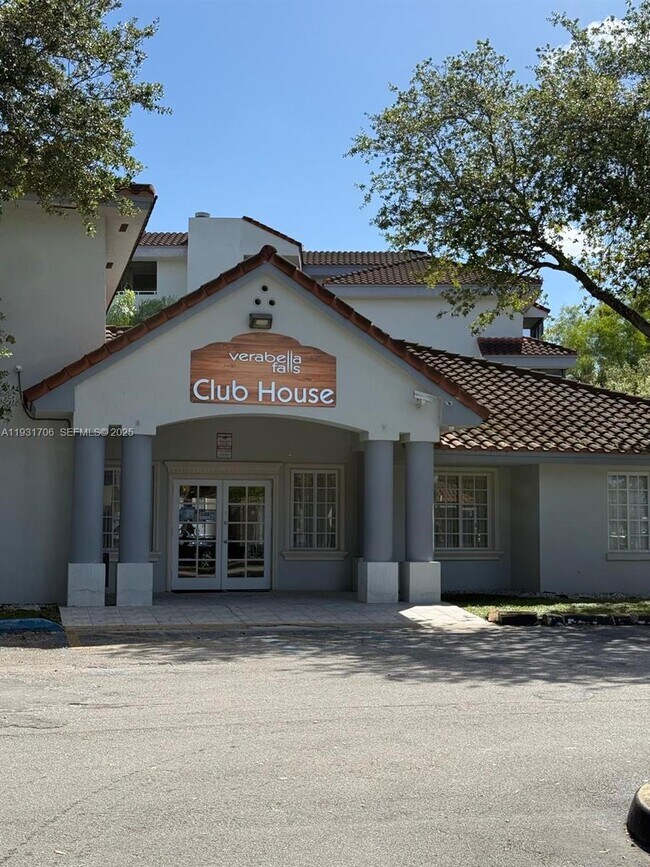 Building Photo - 8255 SW 152nd Ave