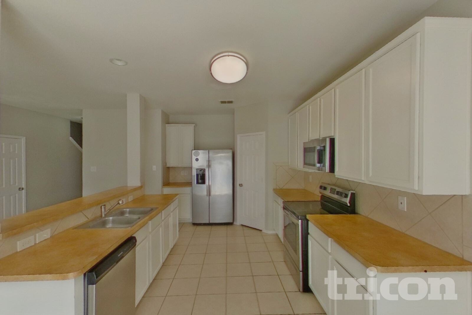 Building Photo - 3005 Glenrose Dr