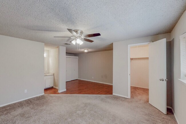 Building Photo - Available June 1st! 3 Bedroom 2 Bath East ...