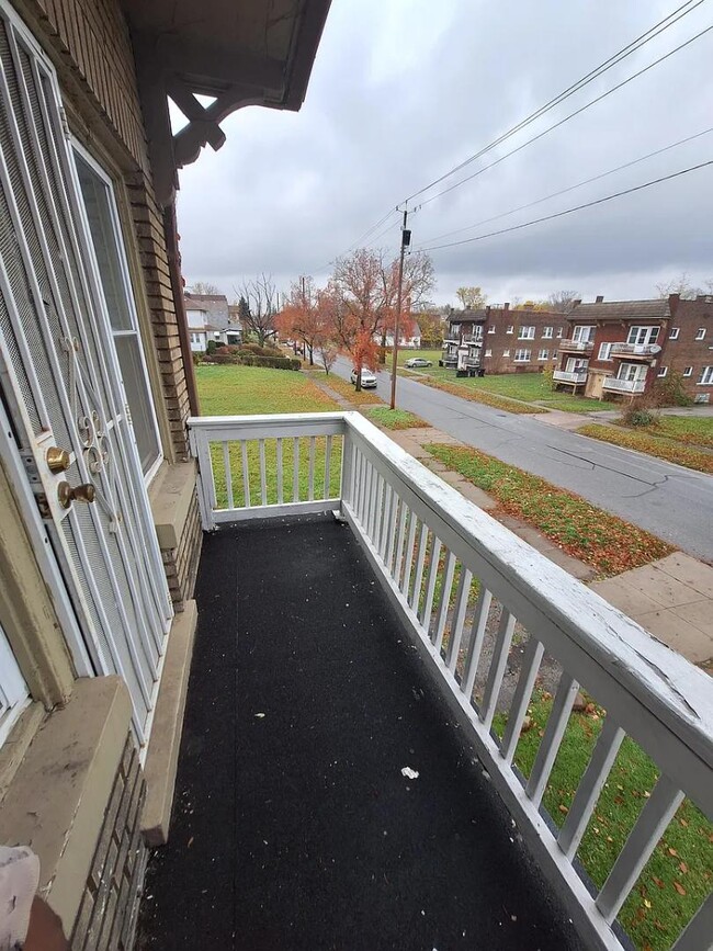 Building Photo - 3438 E 140th St