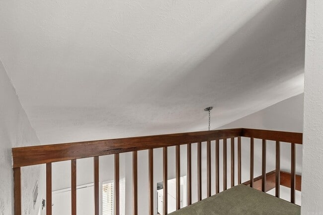 Building Photo - 102 Windwood Ln