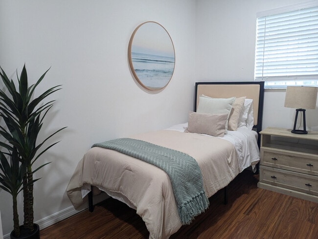 Building Photo - 2945 SW 18th St