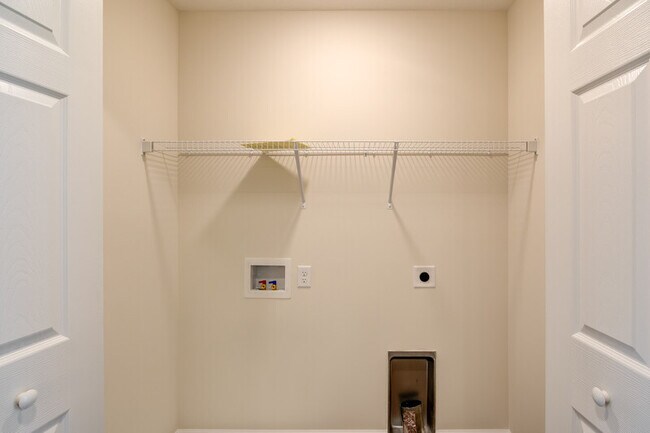 Building Photo - 312 Bogle St