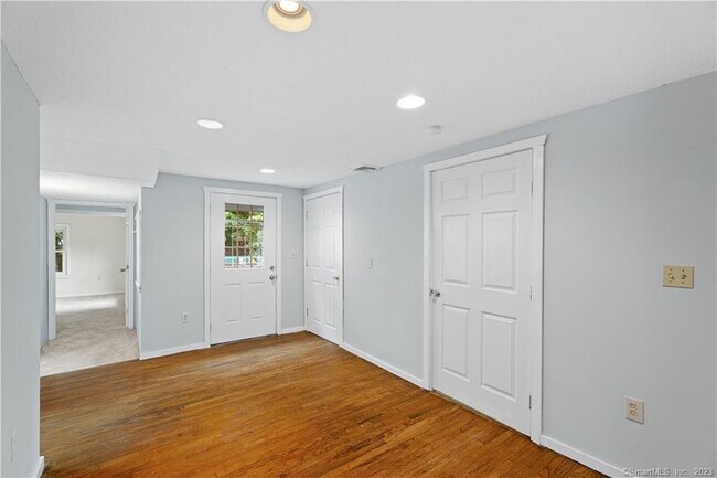 Building Photo - 224 Hartford Turnpike