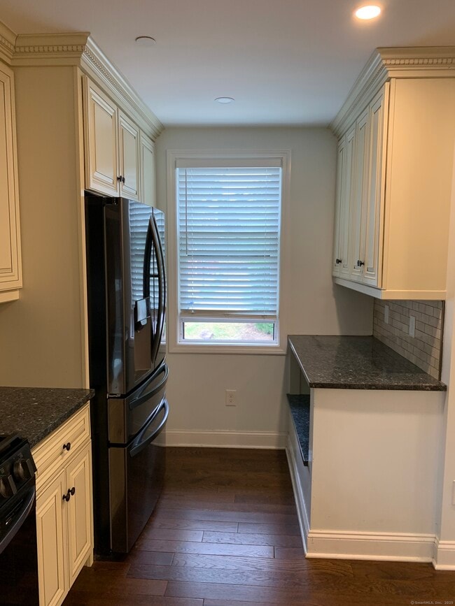 Building Photo - 66 Cedar St