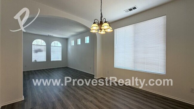 Building Photo - 12383 Luna Rd