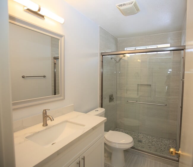 Building Photo - 42084 Orange Blossom Dr