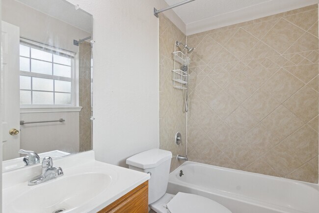 Building Photo - 1861 Dolphin Dr