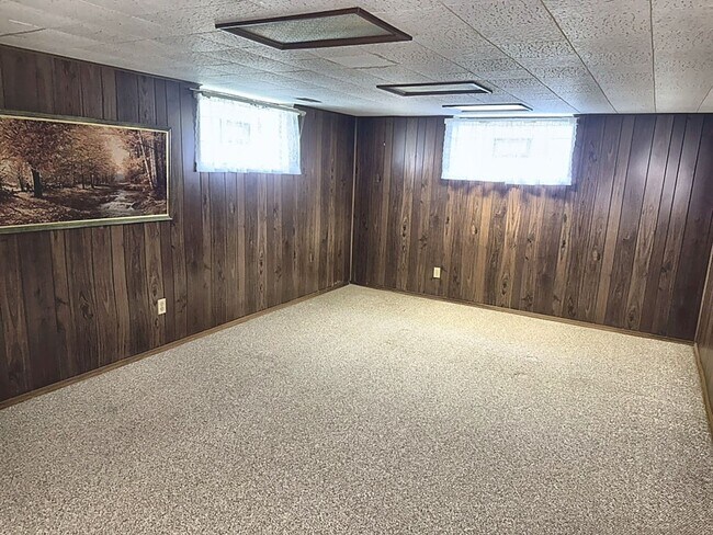 Building Photo - 4744 Carsten Ln