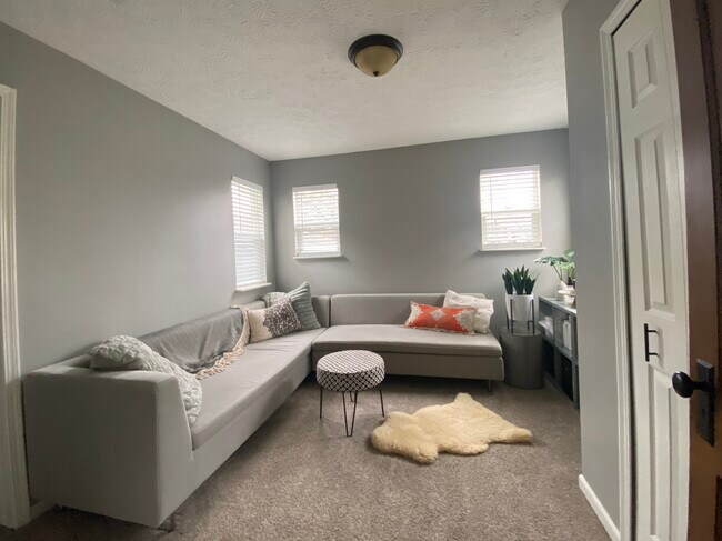 Building Photo - 239 Bachtel St SE