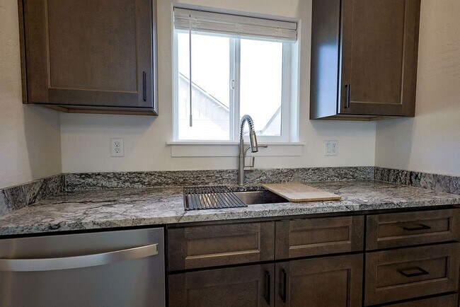 Building Photo - Kimberly - Single Family Home