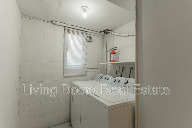 Building Photo - 1529 N 24th St