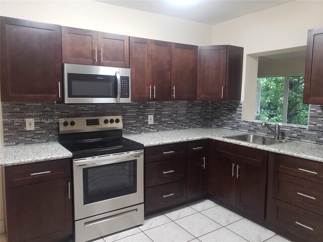Primary Photo - 3640 SW 14th St