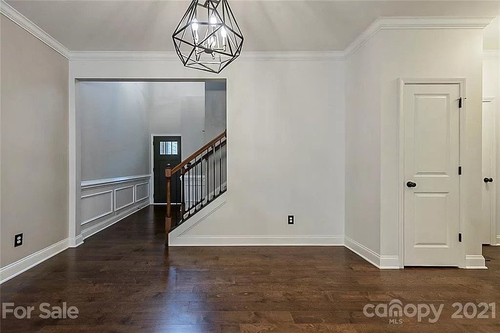 Building Photo - 988 Pennington Dr