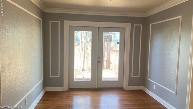 Building Photo - 4600 Calmont Ave