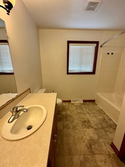 Building Photo - 501 Highland Ave