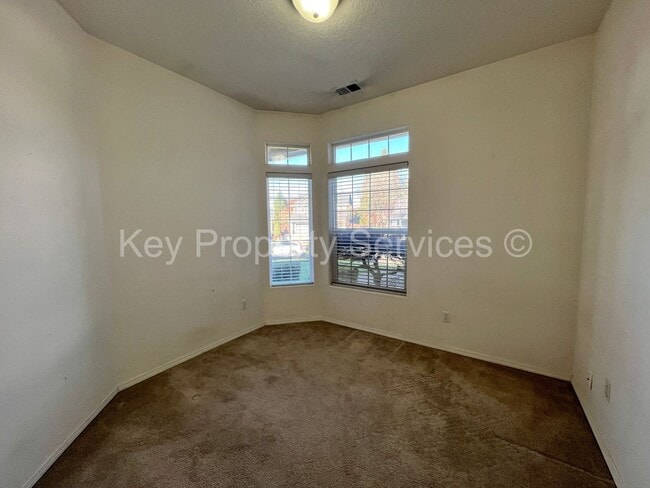 Building Photo - Westridge Ranch Across from Park!