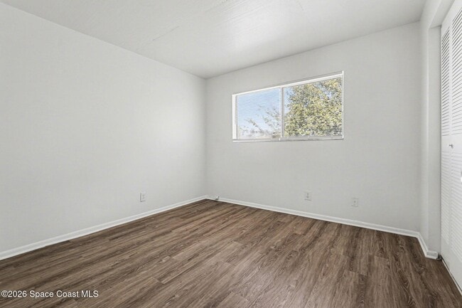 Building Photo - 204 Seminole Ave W