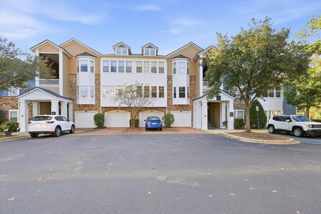 Building Photo - 2801 Chancellorsville Dr