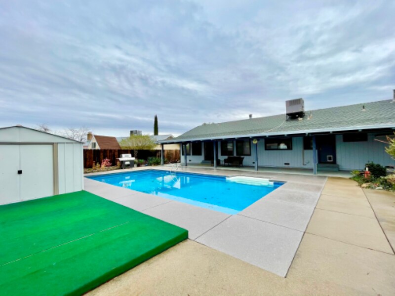 Building Photo - 3640 Elizabeth Way