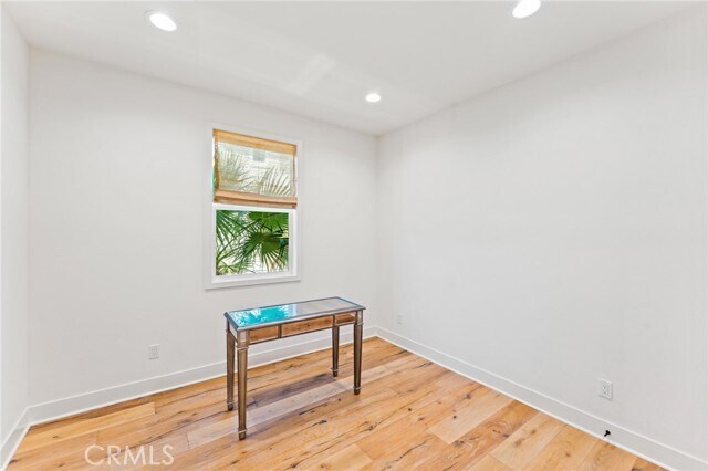 Building Photo - 2116 Cresta Dr