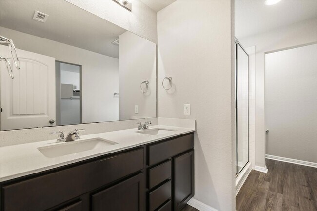 Building Photo - 201 Frederick Dr