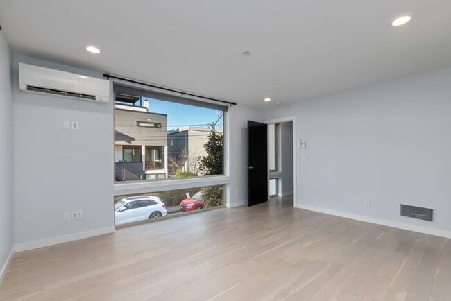 Building Photo - Stunning Air Conditioned Alki Condo Overlooking Majestic Puget Sound!