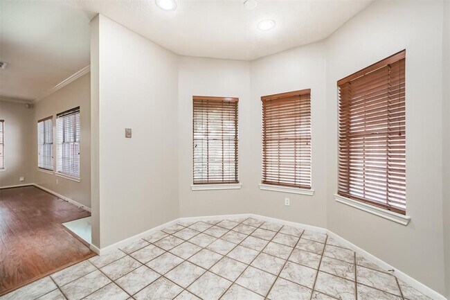 Building Photo - 7343 Hazel Cove Dr